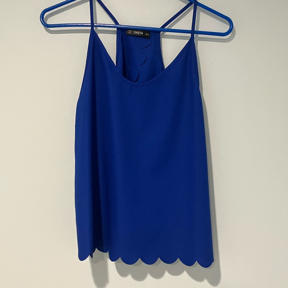 Scallop Top